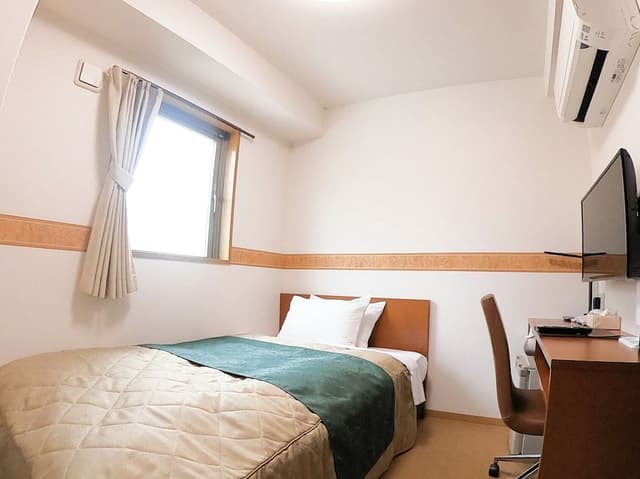 Single Room, Smoking