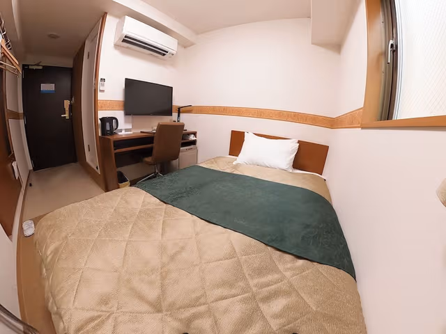 Single Room, Smoking
