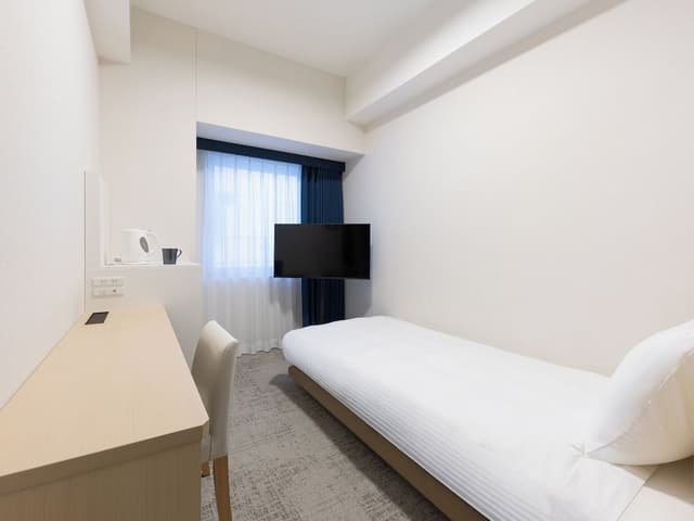 Standard Single Room, Smoking