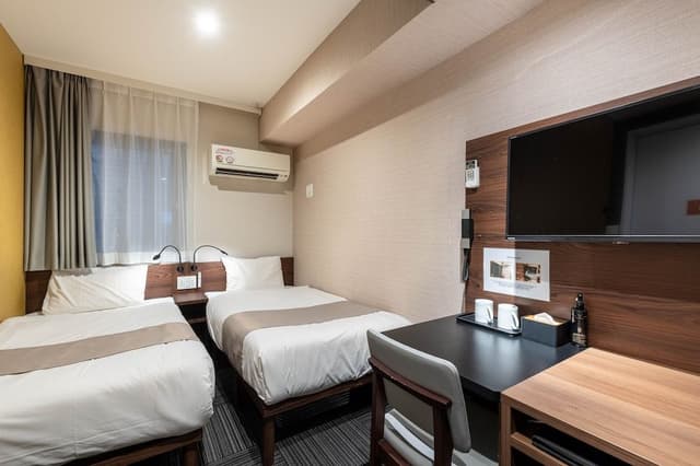 Compact Twin Room