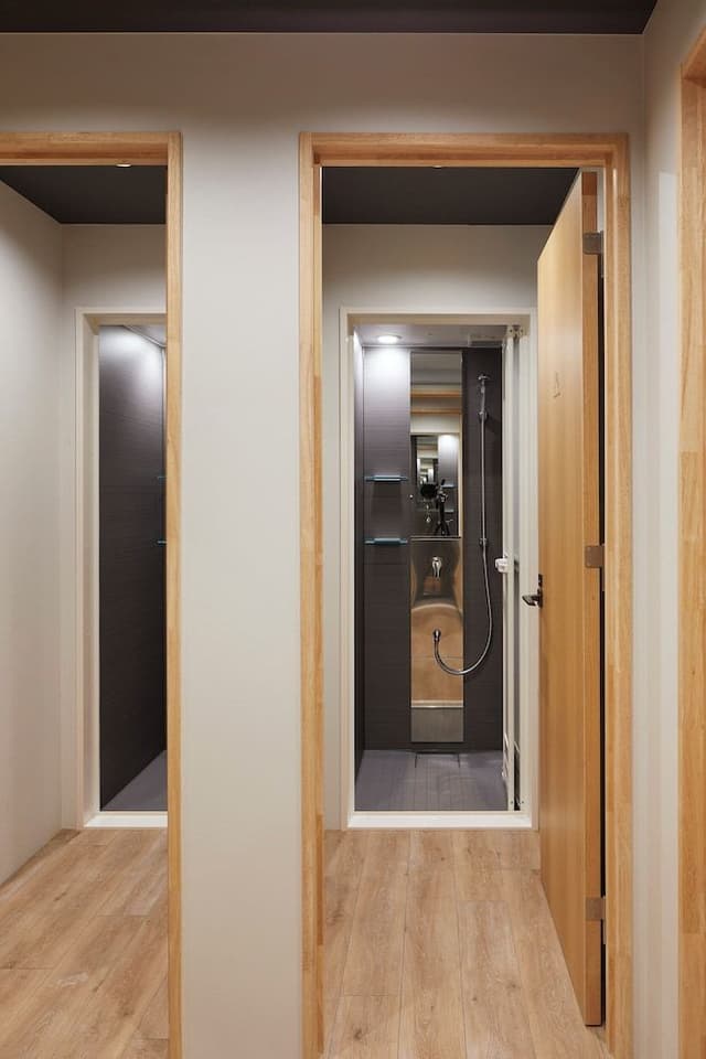 Women Only Floor, Vertical type standard cabin, Non Smoking