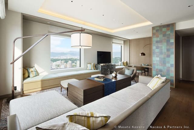 KING PREMIUM SUITE