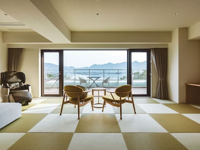 Executive Twin Room, Non Smoking, Private Bathroom (with Balcony)