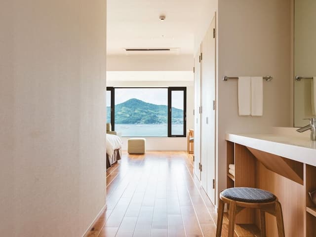 Deluxe Twin Room, Non Smoking, Private Bathroom (Accessible bath)