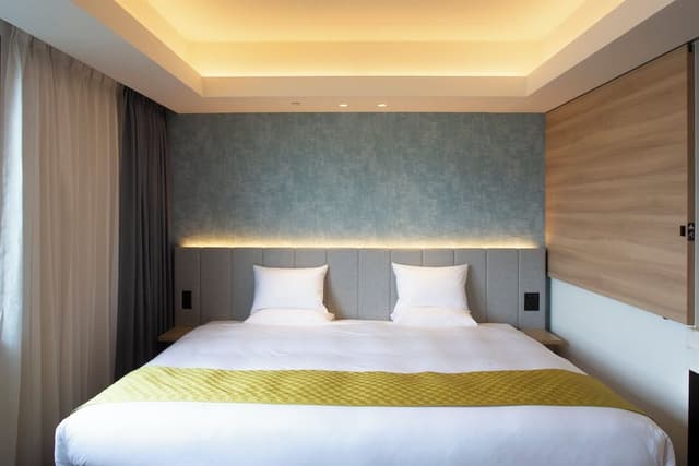 Deluxe Plus Super King Room, Non Smoking [Check out : Noon]