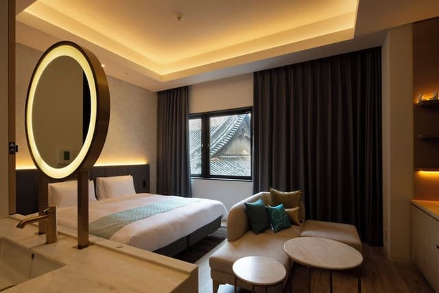 Deluxe Plus King Room, Non Smoking [Check out : Noon]