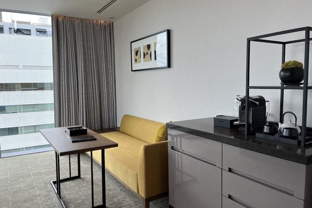 Premier Room, 1 King Bed, Non Smoking, Park View (Corner)