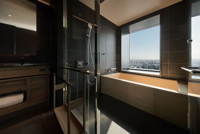 Iconic Suite[Timeless](32F) Non-smoking