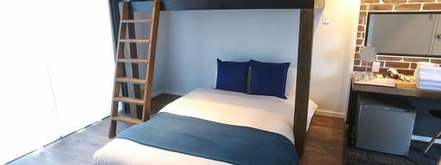 Standard Family Room Bunk Bed (Upper: Single Size/Lower: Double Size)