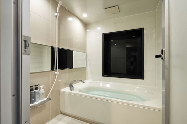 Superior Twin Room, 2 Double Beds, Non Smoking, Full Bathroom