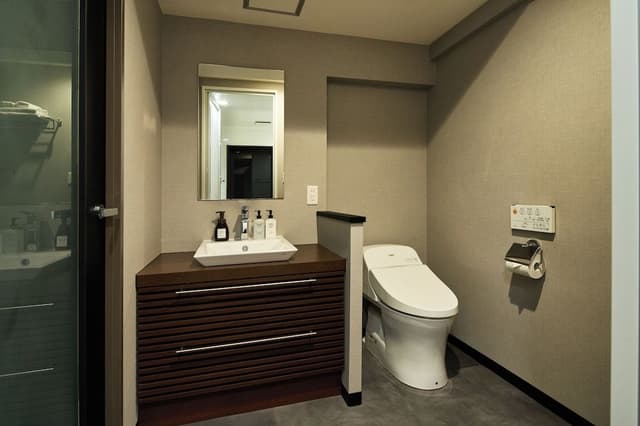Superior Twin Room, 2 Double Beds, Non Smoking, Full Bathroom