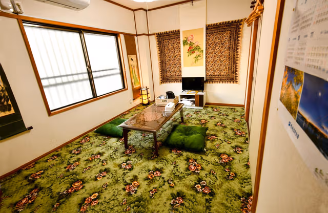 Japanese Style Room with 2 Single Beds or 2 Mattresses