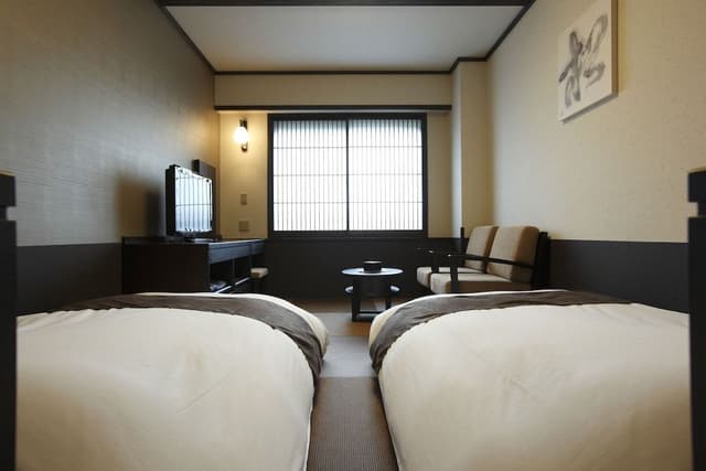 Japanese Style Twin Room (2 Beds or 2 Bed or 2 mattresses)