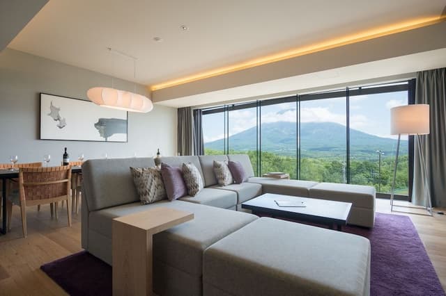 3 Bedrooms Apartment [Mountain View]