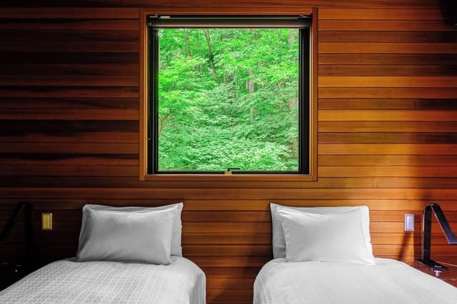 Luxury Room (Phoenix One)