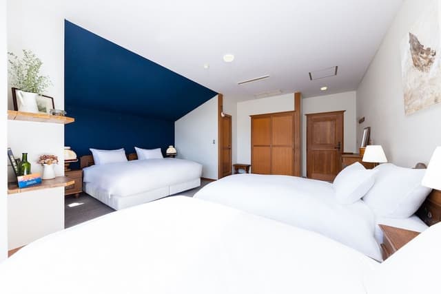 Room (Quad Slope side)