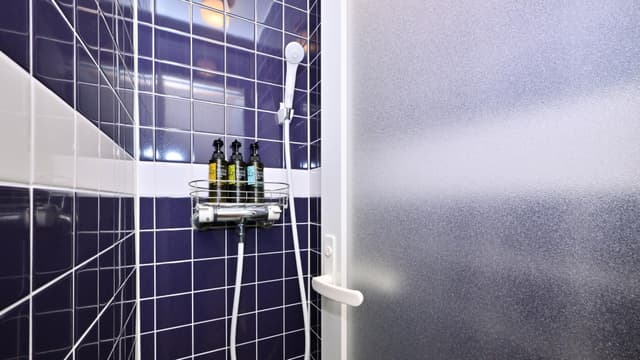 Twin Room with Shower - Non-Smoking