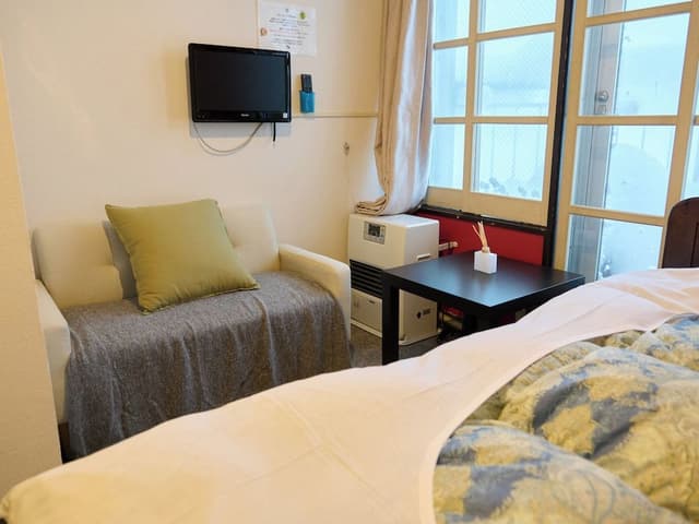 Single Room, Shared Bath and Toilet [Non-smoking]
