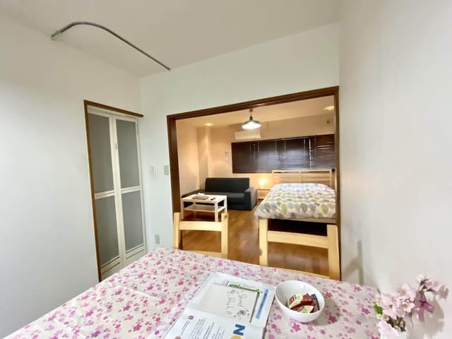 Apartment (101)