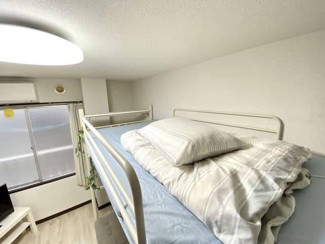 Apartment (403)