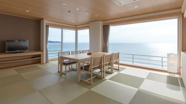 [Premium Floor] Corner Suite with Outdoor Bath, Non Smoking (62 sqm)