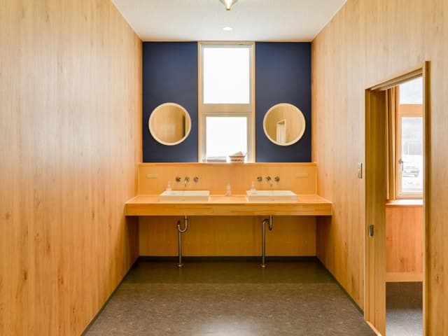 1 Person in Dormitory - Mixed