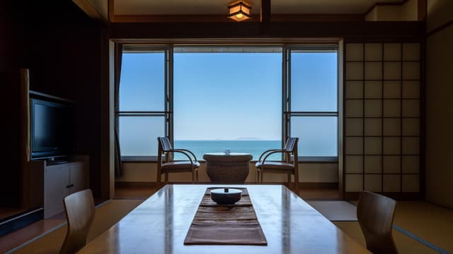 Top Floor Japanese Style Room for 4 People - Non-Smoking
