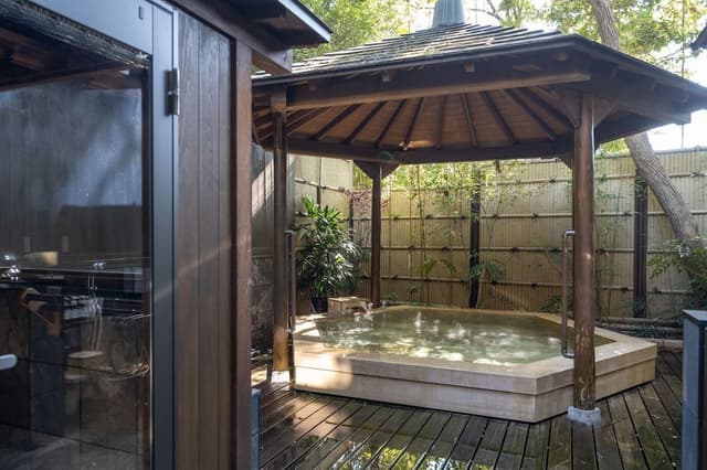Room with Private External Bathroom ,Non Smoking