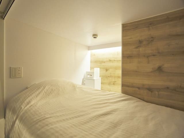 Standard Cabin, Shared Bathroom