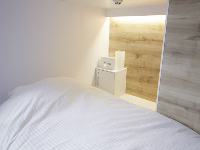 Standard Cabin, Shared Bathroom