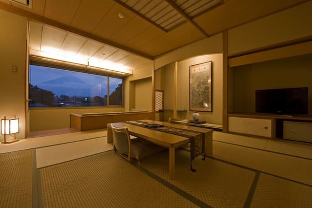 Japanese Style Room with a sofa & Mt. Fuji View (Annex Build)