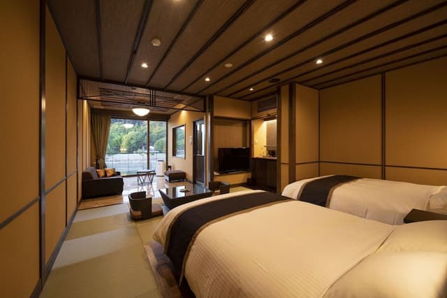 [RAN] Deluxe Twin, Uji River View with Half Open-Air Bath