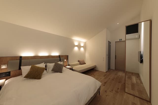 Deluxe Room R111 (2 Bedrooms) Non Smoking