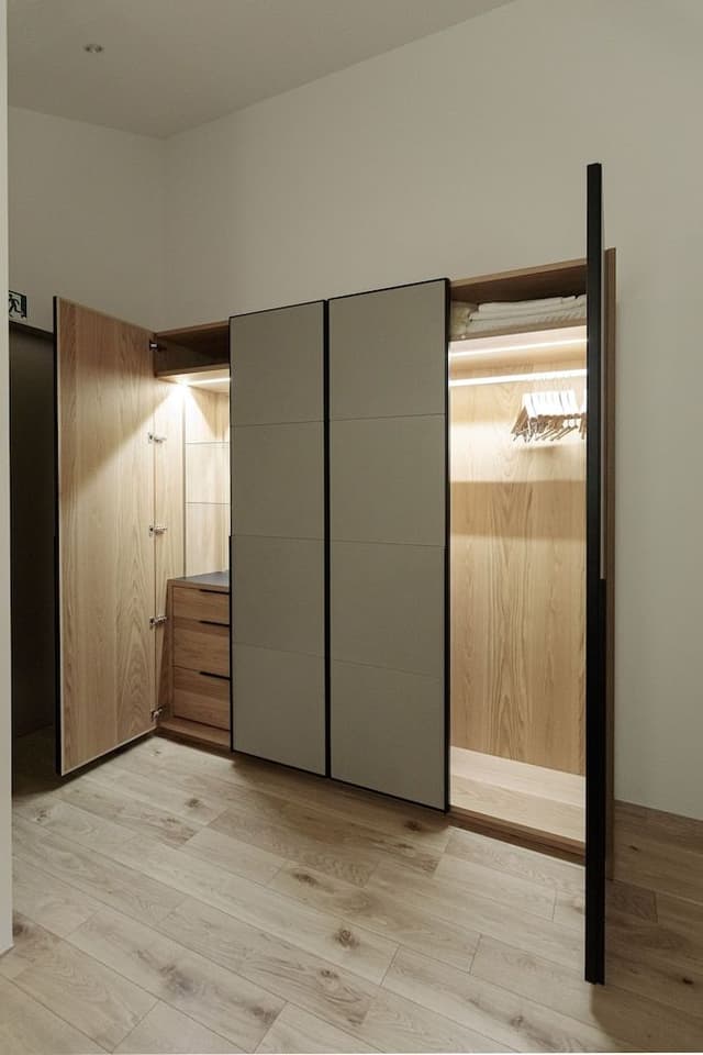 Deluxe Room R111 (2 Bedrooms) Non Smoking