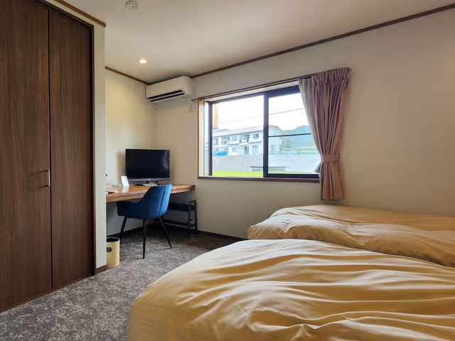 Basic Twin Room