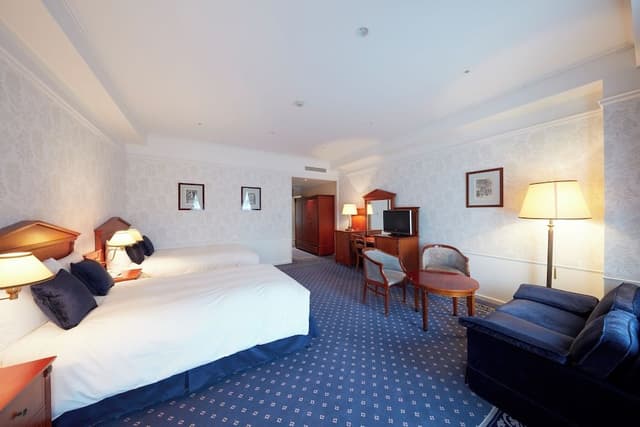 Superior Quad (Stairs to Room)[A first-day ticket must be purchased/Next-day free admission], NS