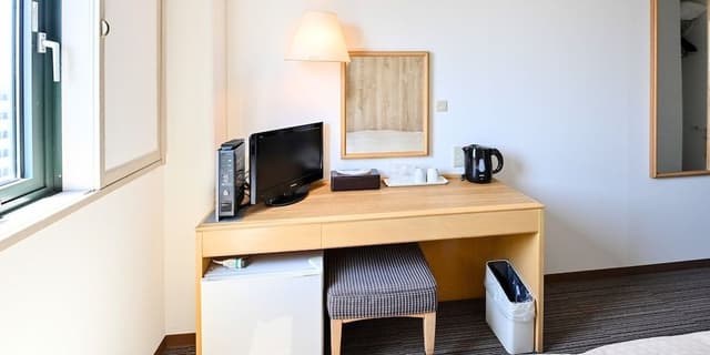 Single Room, Smoking
