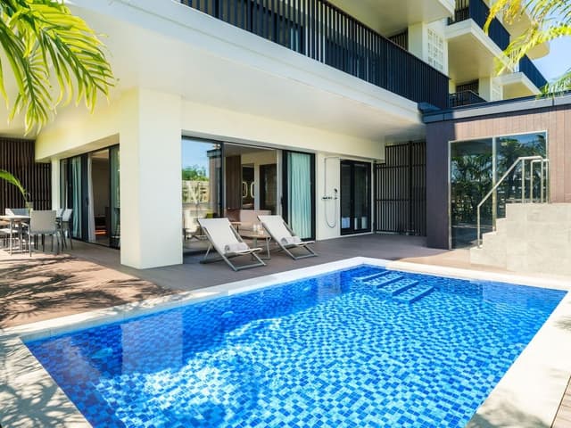 The Seven Pool Suite (S)