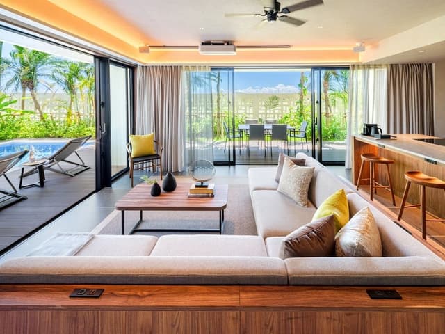 The Seven Pool Suite (S)