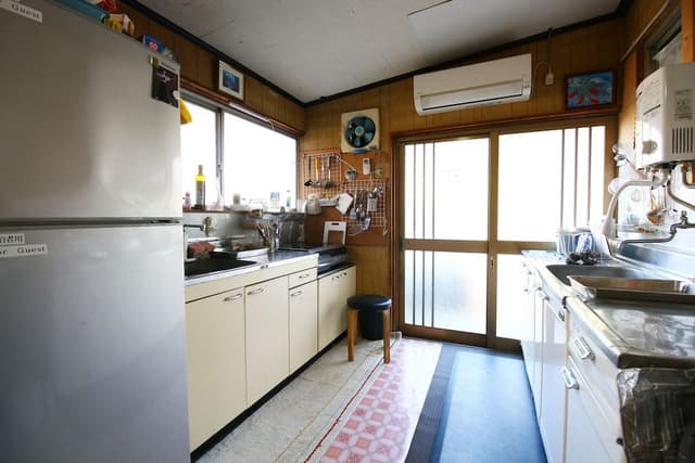 Japanese Room 6 tatami, Shared Bathroom