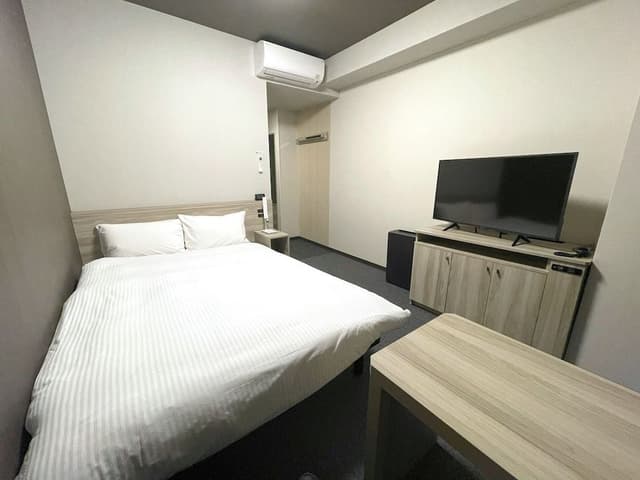 Standard Single Room, Smoking