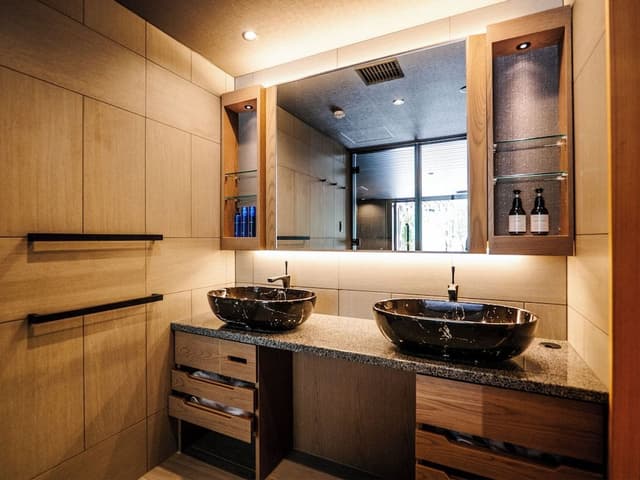 Luxury Suite, Private Bathroom, Garden View