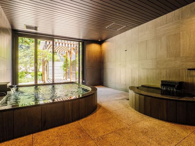 Luxury Suite, Private Bathroom, Garden View