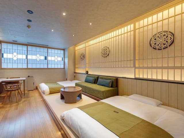 Deluxe Triple Room, Private Bathroom