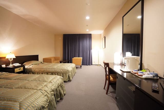 Room, Smoking (Run of House)