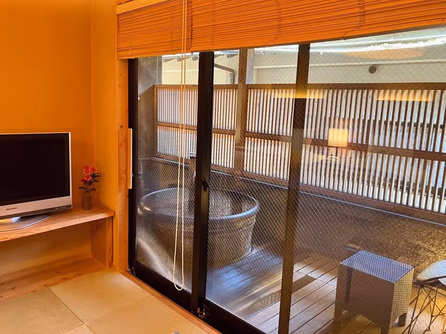 Annex UMI/KAZE - Twin Room with Partial Open-air Hot Spring Bath