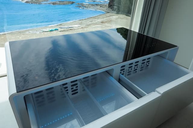 (Exclusive One-Group-Per-Day) Oceanfront Private Villa (Annex + Main Building Twin Rooms)Non Smoking