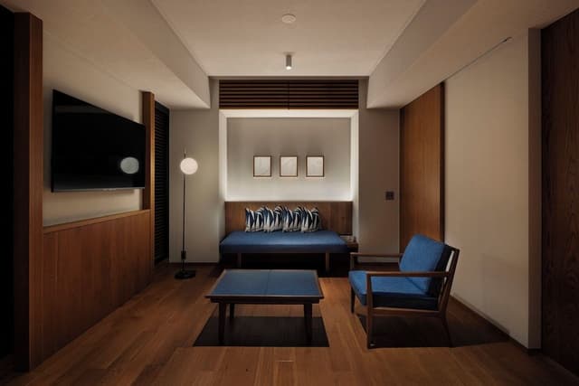 Club Corner King (with Lounge Access, Free Minibar, High Floor)