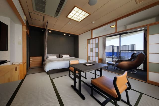 4F&5F: Japanese Style Room with open-air bath