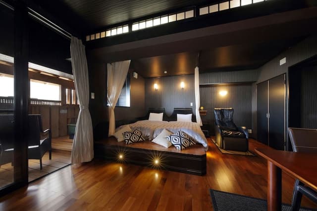 Run of House with open-air bath